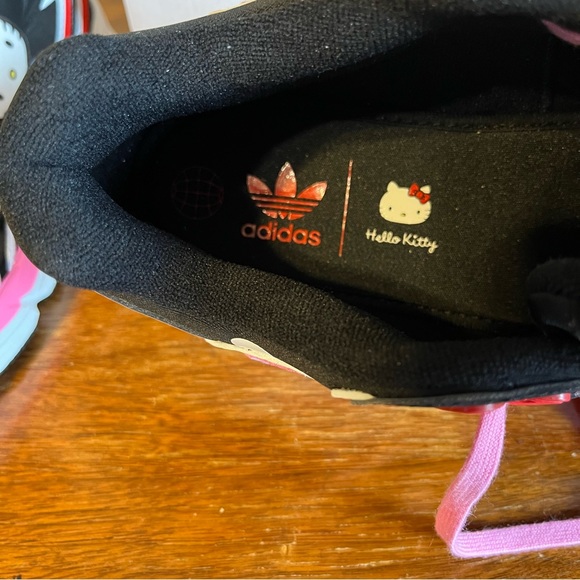 ADIDAS x HELLO KITTY Astir Shoes - Picture 9 of 12